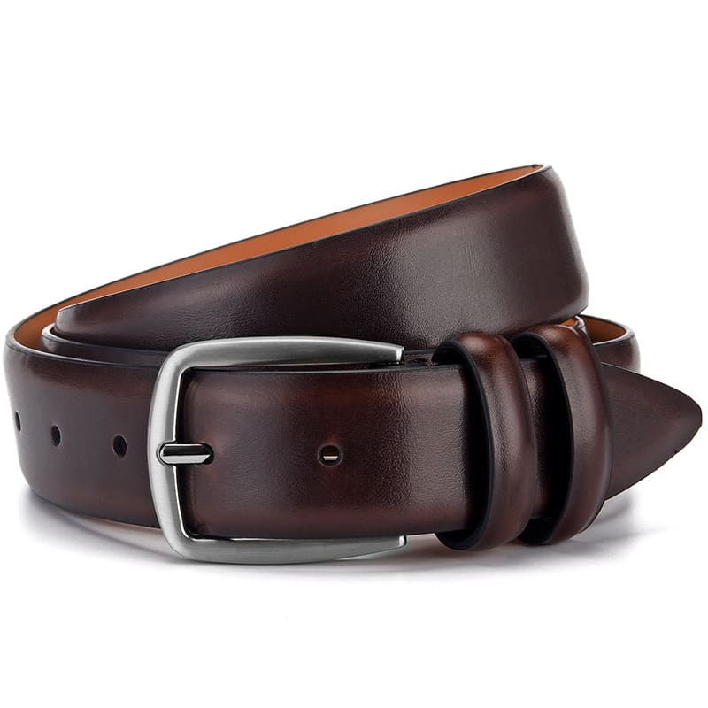 Cinto masculino social em couro legítimo com fivela clássica, ideal para traje formal com elegância e durabilidade
