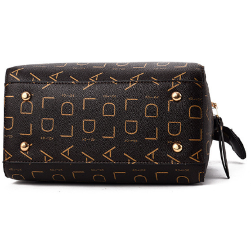 Bolsa feminina estruturada com acabamento premium e design sofisticado. Ideal para compor produções clássicas com elegância e funcionalidade.