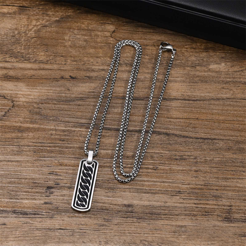 Colar masculino com pingente preto texturizado em aço inox estilo urbano