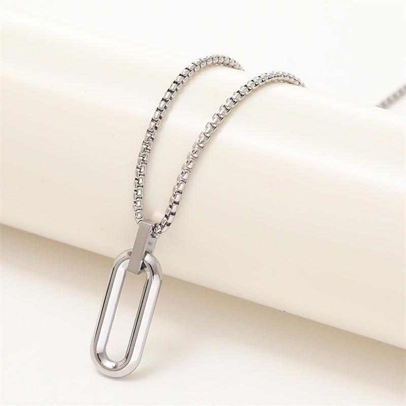 Colar masculino com pingente minimalista oval em prata inox design clean