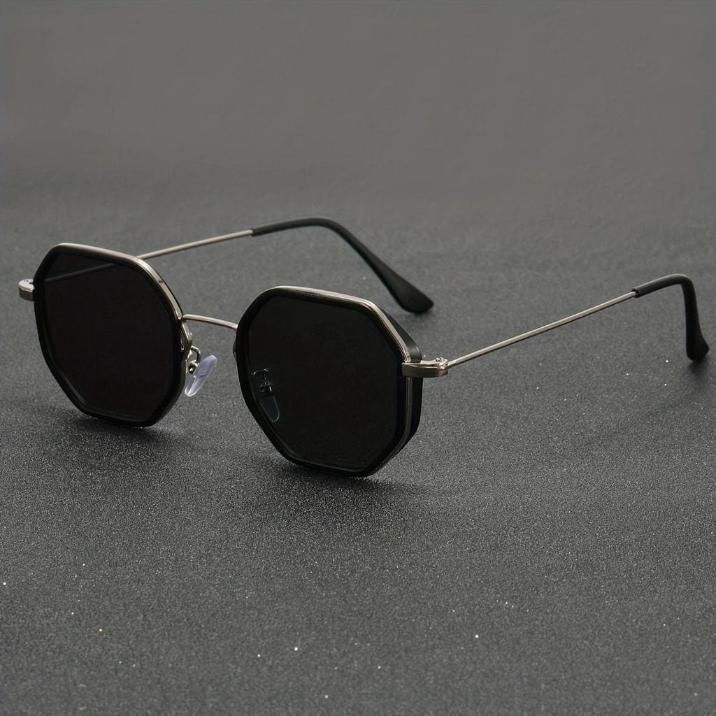 Óculos de sol feminino com lente espelhada azul e formato poligonal, acessório moderno para visuais fashionistas